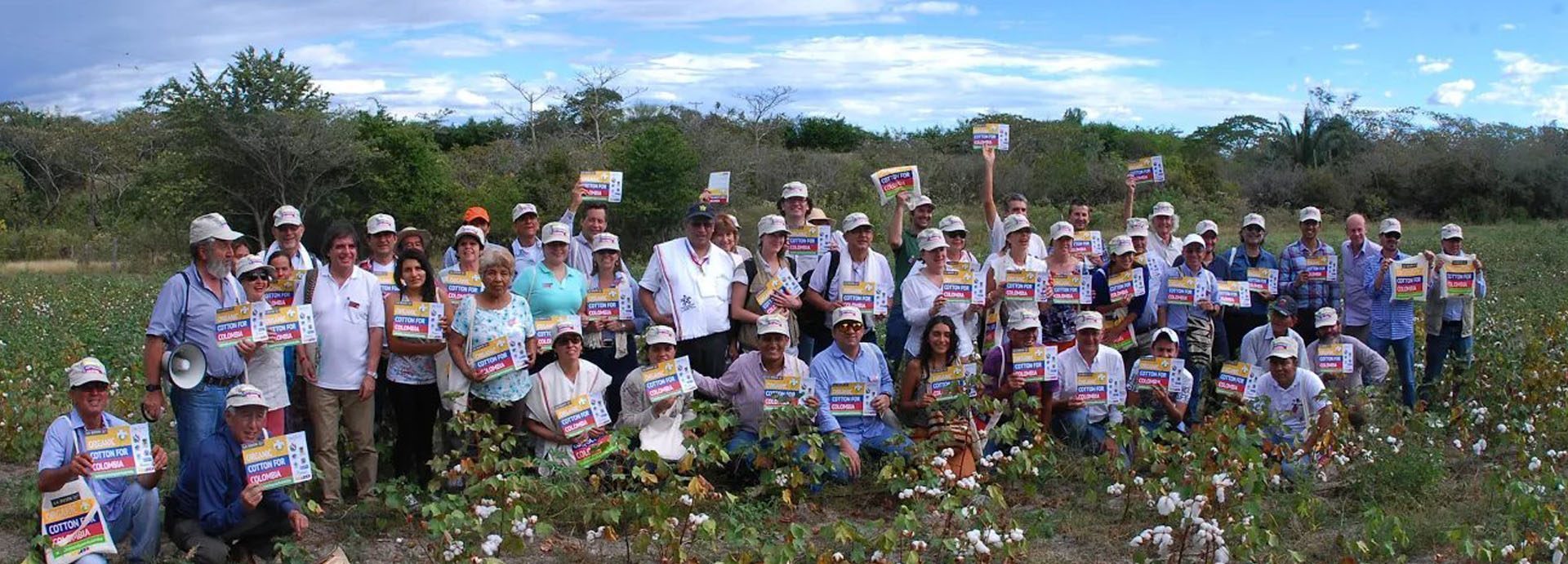 Foto de grupo al final del Día de Campo, El Guamo, Colombia 2015 