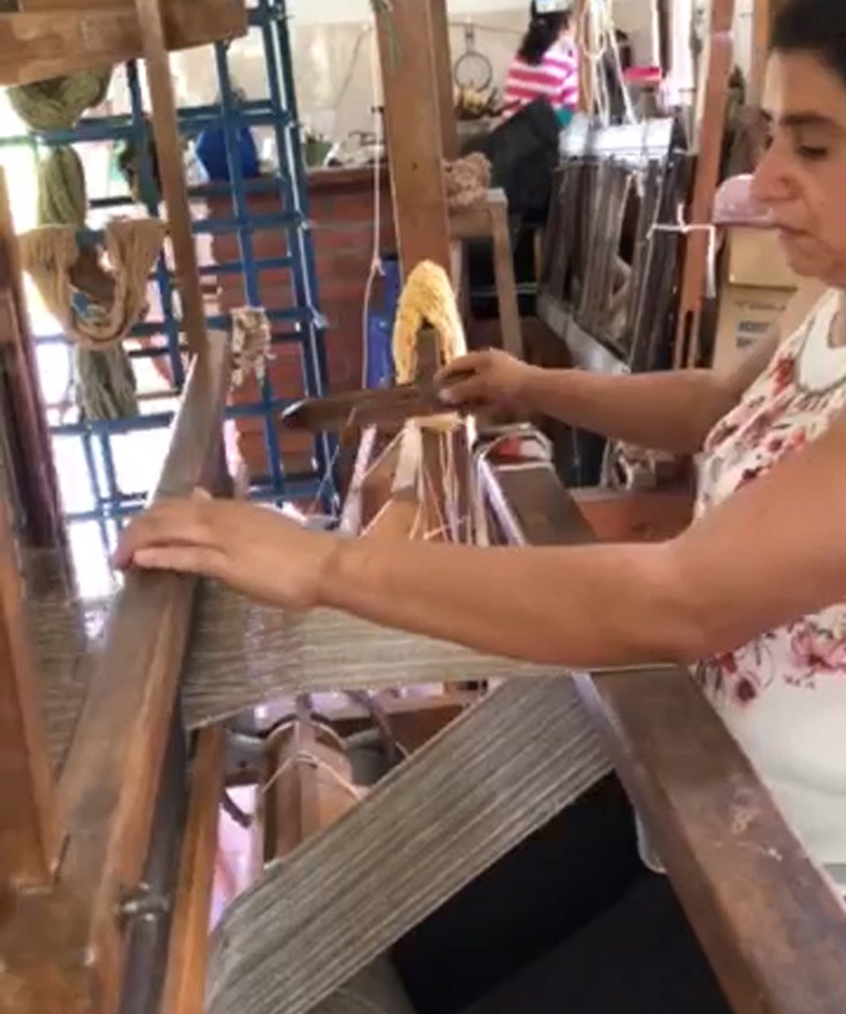 Tejido manual por artesana de Corporación del Lienzo, Charalá, Santander, Colombia, 2018 